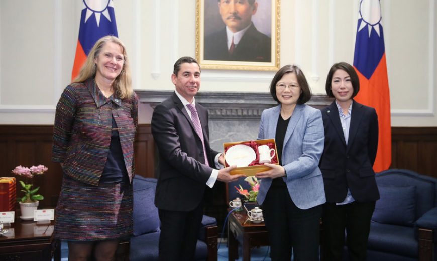 CEO_meets_Taiwanese_President_800